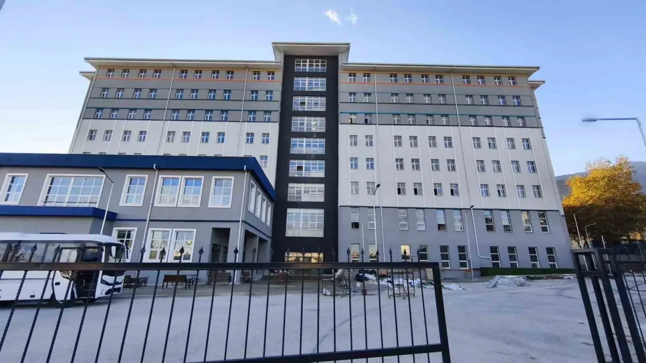 Bursa’da KYK yurdunda yükümlülerden 3 haftalık temizlik maratonu! 3