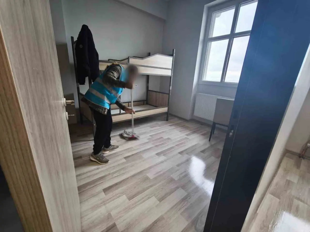 Bursa’da KYK yurdunda yükümlülerden 3 haftalık temizlik maratonu! 4