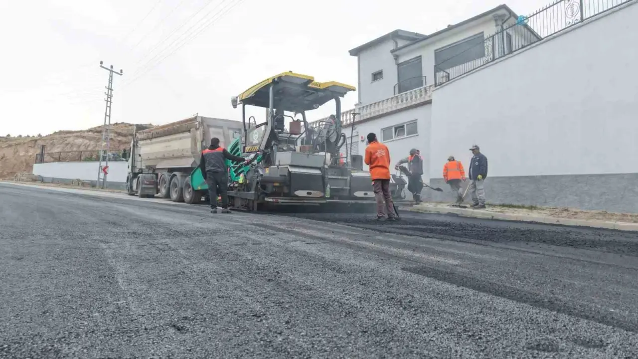 Kayseri'den kırsalda büyük asfalt hamlesi: Küpeli yenilenen yollarına kavuştu! 2