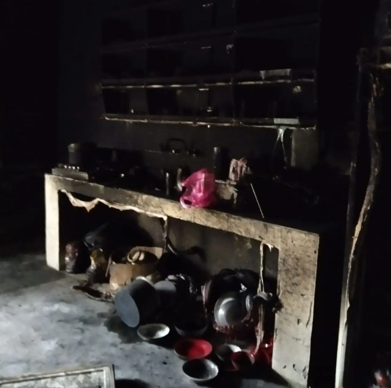 Buzdolabı patladı, ev alev topuna döndü: Hatay’da alevler geceyi aydınlattı! 3