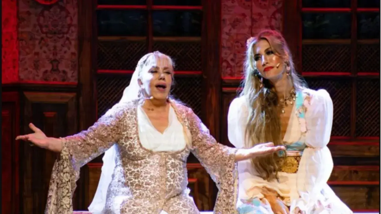 Çağla Şıkel iddiaların merkezinde... Mine Koşan krizi büyüdü, açıklama gecikmedi! 1