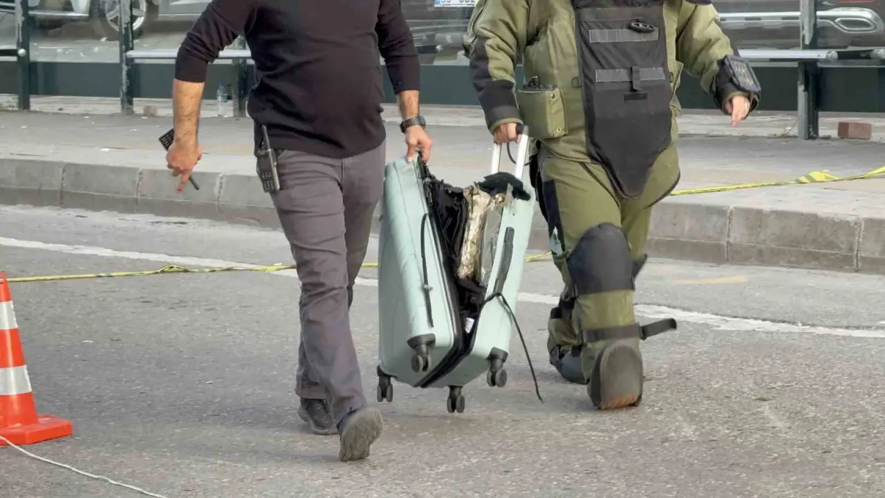 Canik’te şüpheli valiz paniği: Bomba imha ekipleri devrede 3