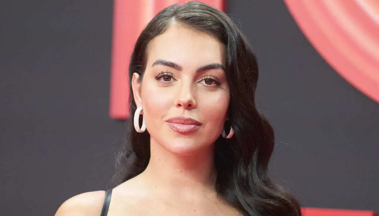 Cristiano Ronaldo'nun nişanlısı Georgina Rodriguez Trendyol’da! 3