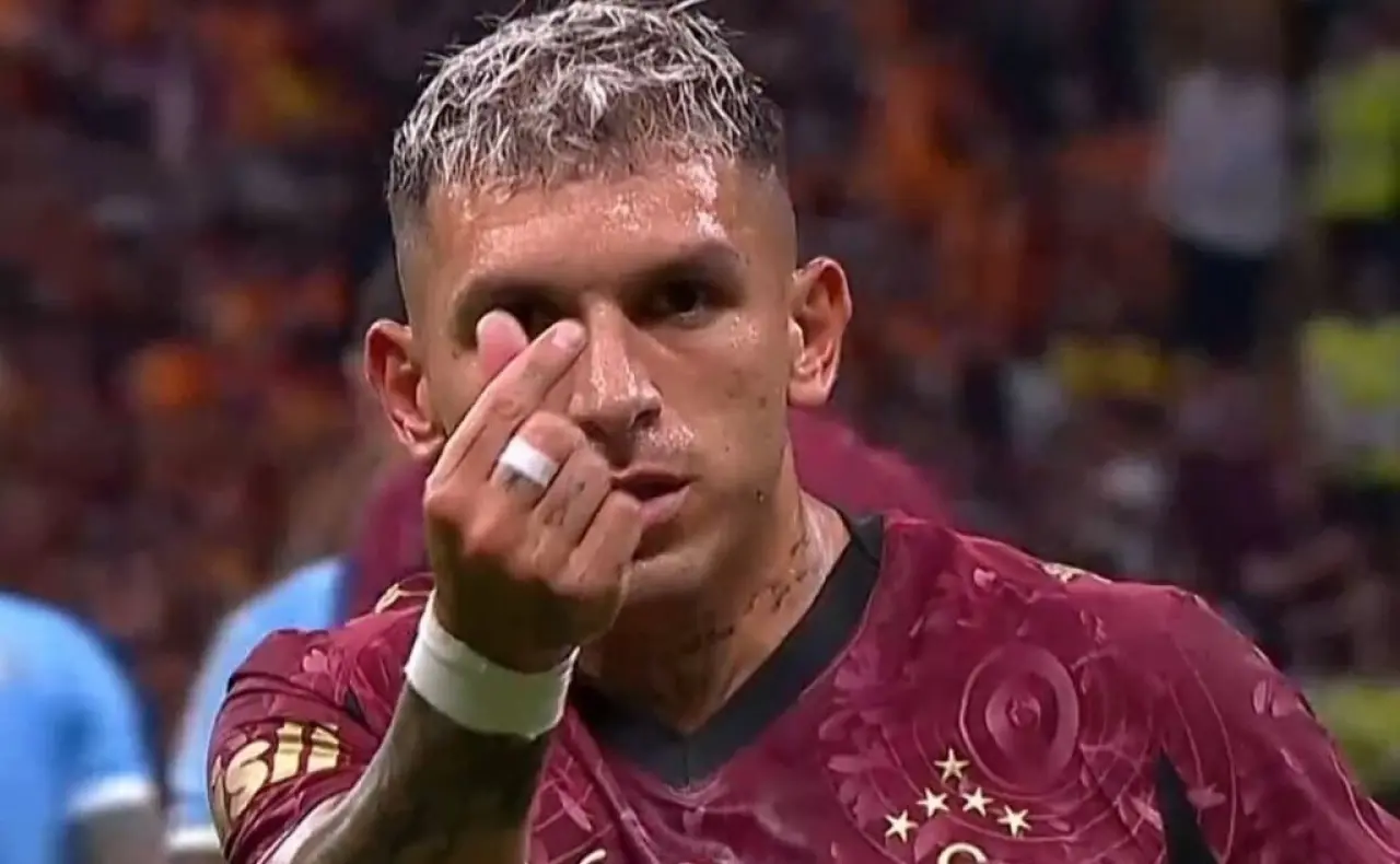 Devrim Özkan mı Demet Özdemir mi?  Lucas Torreira'dan canlı yayında aşk ilanı! 2