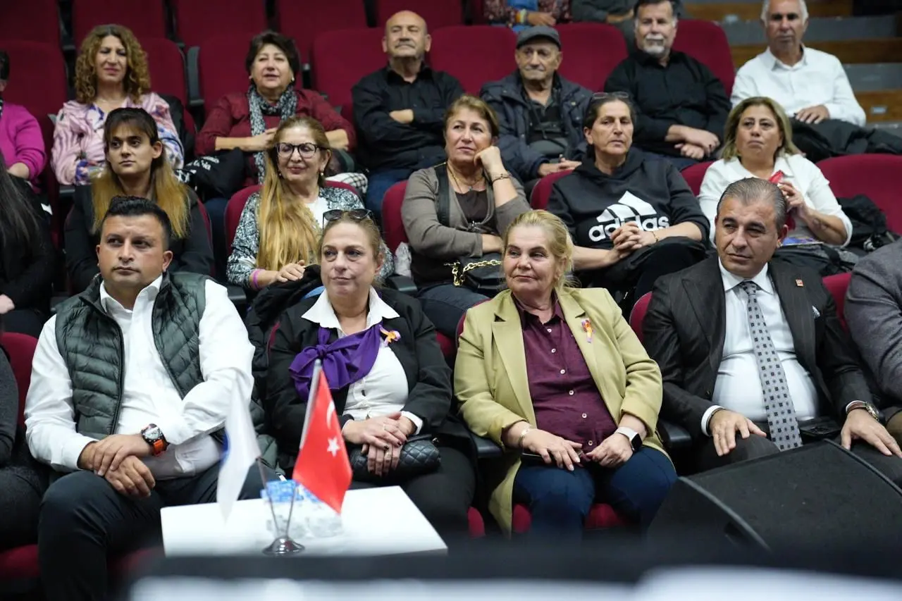 Didim’de günün anlam ve önemine yaraşır güçlü ses: Şiddete karşı birlik mesajı! 2