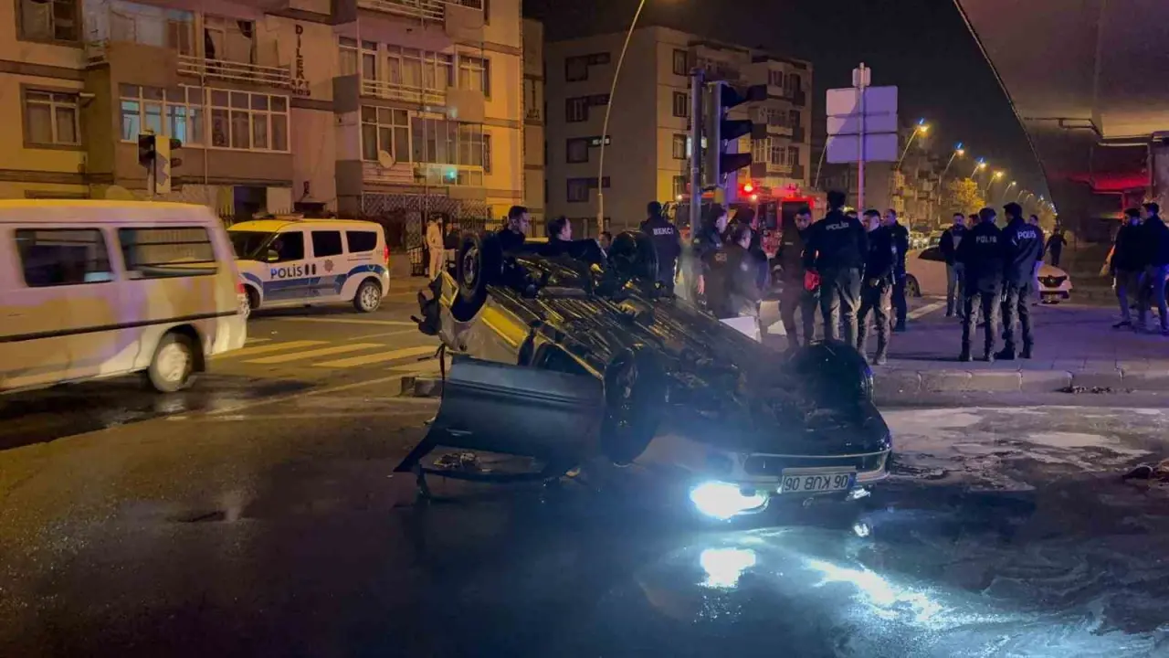 Kayseri'de kovalamaca takla ile bitti: Şüpheli araç alev aldı! 3
