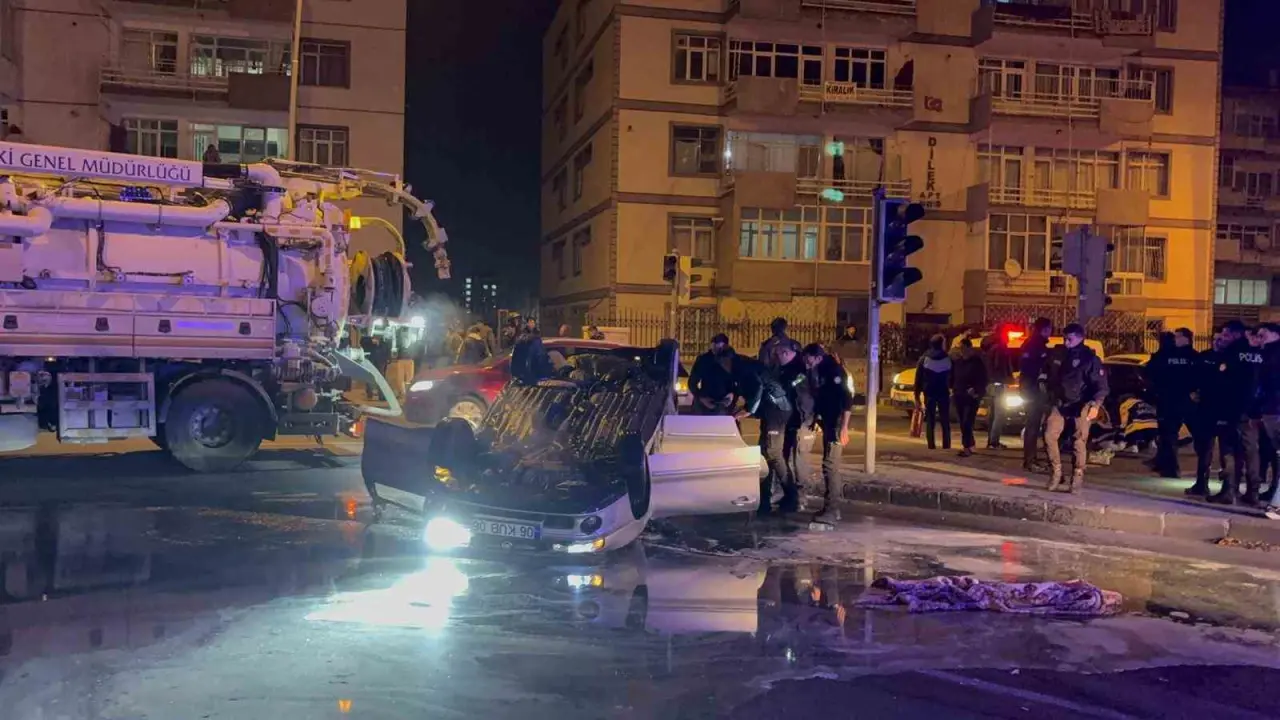 Kayseri'de kovalamaca takla ile bitti: Şüpheli araç alev aldı! 7