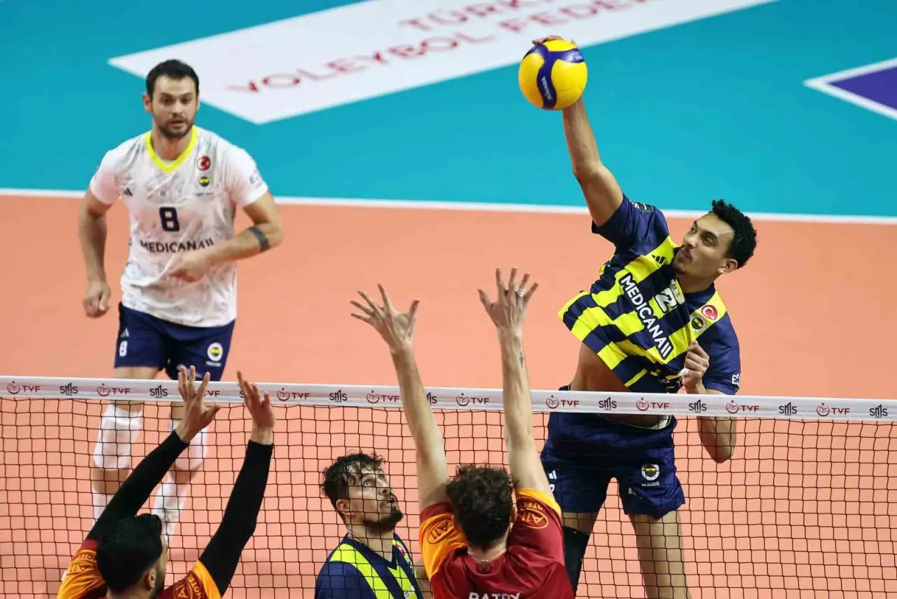 Parke alev alev: Fenerbahçe–Galatasaray voleybol maçında amansız kapışma! 2