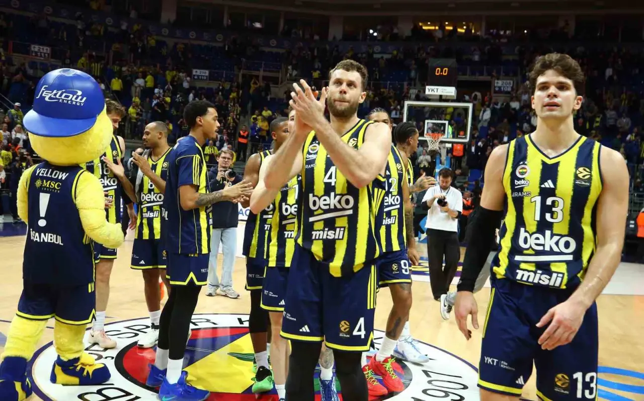 Son anlar yürek hoplattı: Fenerbahçe Beko’dan kritik Euroleague galibiyeti 1