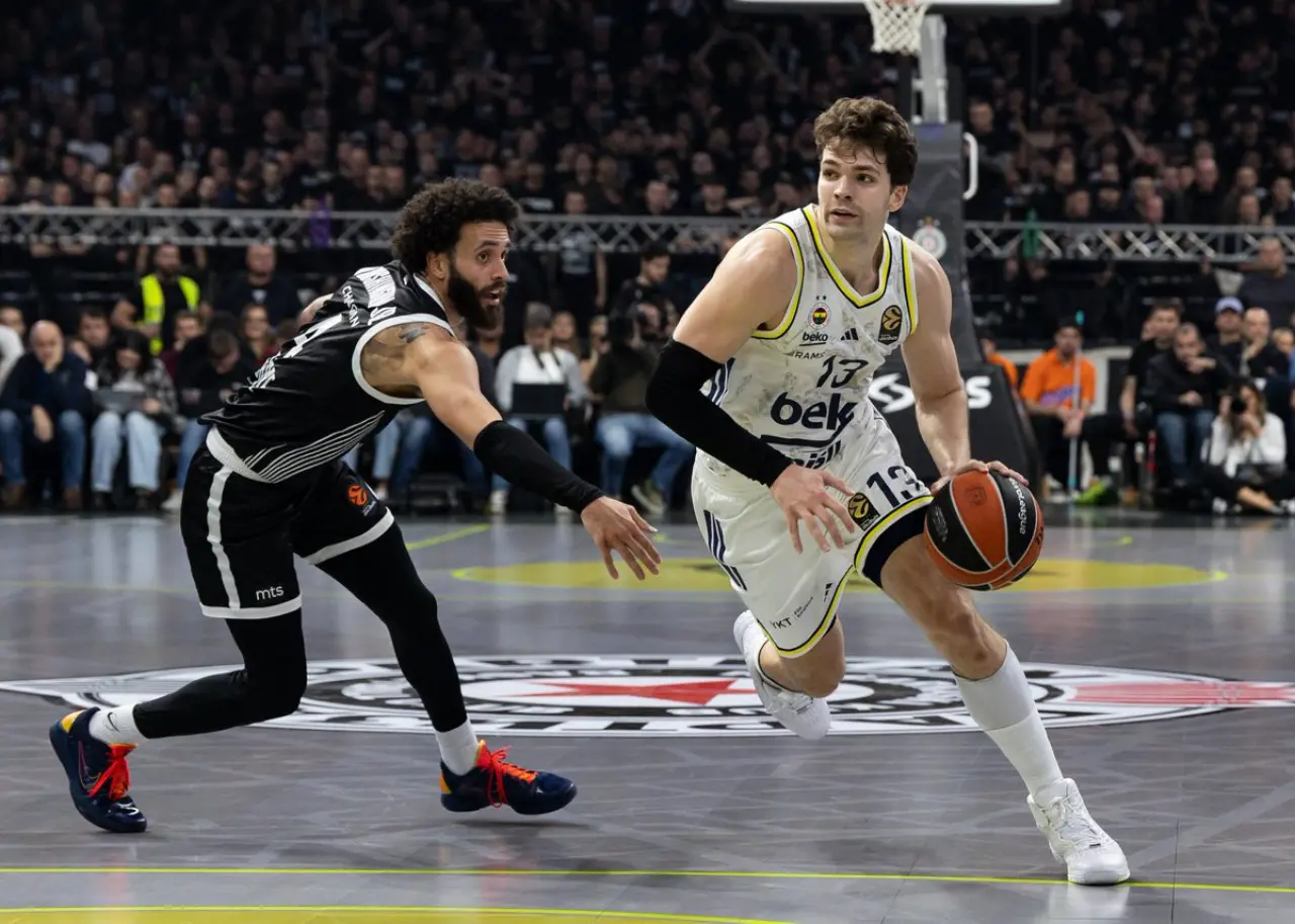 Euroleague gecesine Fenerbahçe damgası: Partizan baskıya dayanamadı! 4