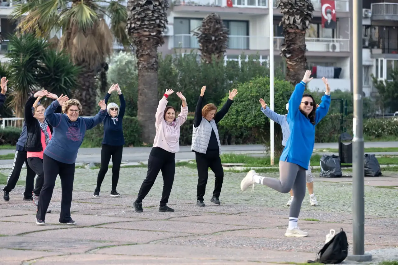 Konak’ta sabah sporuna büyük İlgi: Parklar şenleniyor! 2