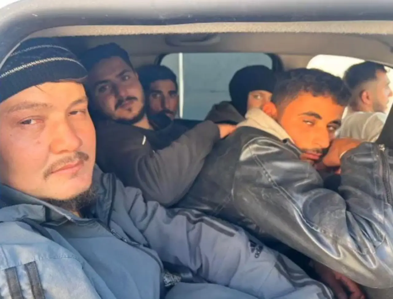 Göçmen kaçakçılığında böylesi görülmedi: Kaçış planı bagajda bitti! 1