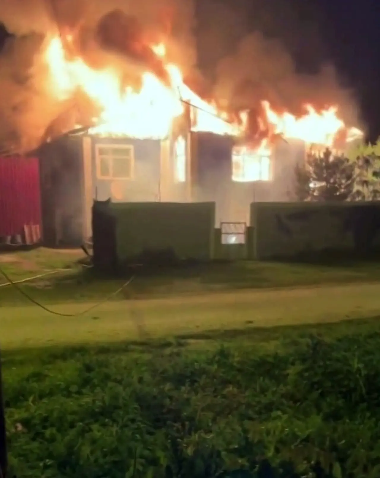 İki katlı ev alev topuna döndü! Göz göre göre yandı... 2