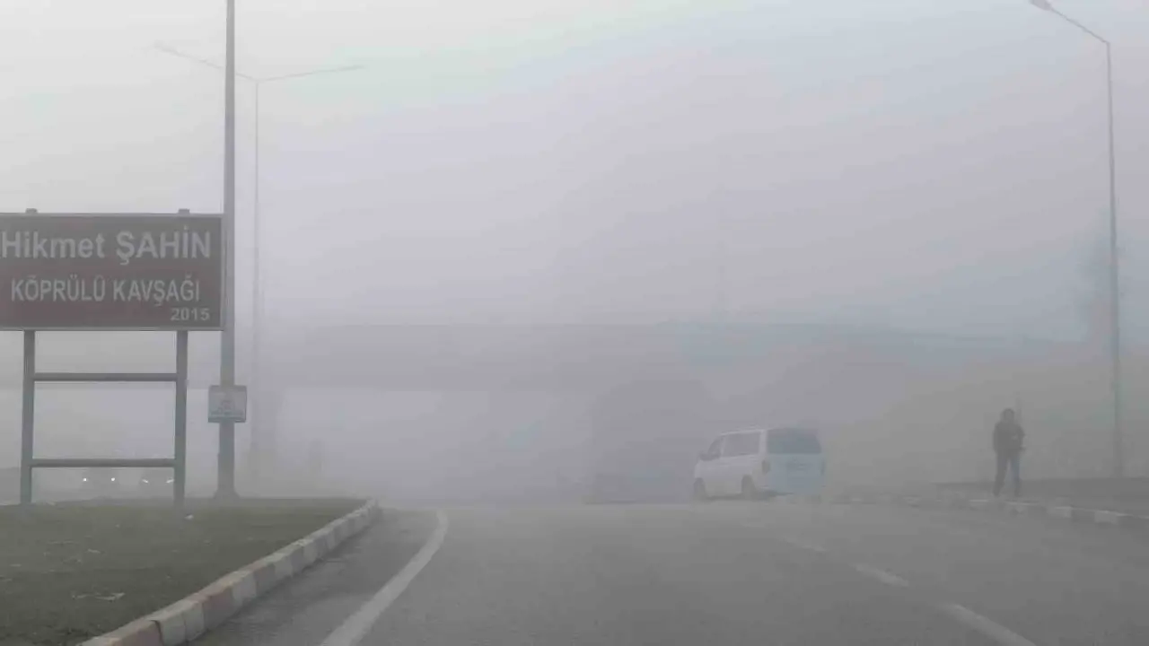 İnegöl’de göz gözü görmedi: Yoğun sis hayatı felç etti! 3