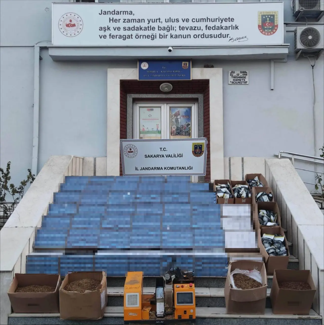 Kaçak tütün oyunu bitti! Jandarma 3’te 3 yaptı... 1