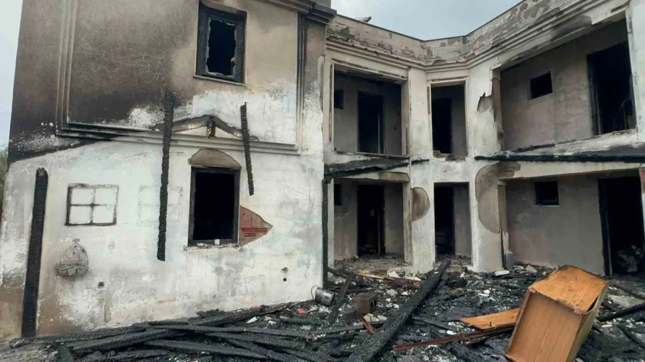 Kahvaltı servisine değil, yangına uyandılar... Otel dakikalar içinde kül oldu! 3