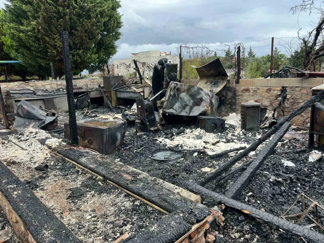Kahvaltı servisine değil, yangına uyandılar... Otel dakikalar içinde kül oldu! 1