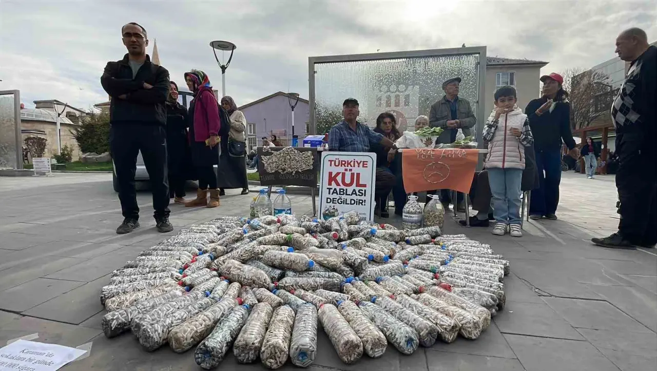 Karaman kent merkezindeki sergi görenleri şok etti: 'Bu ülke bizim'! 4