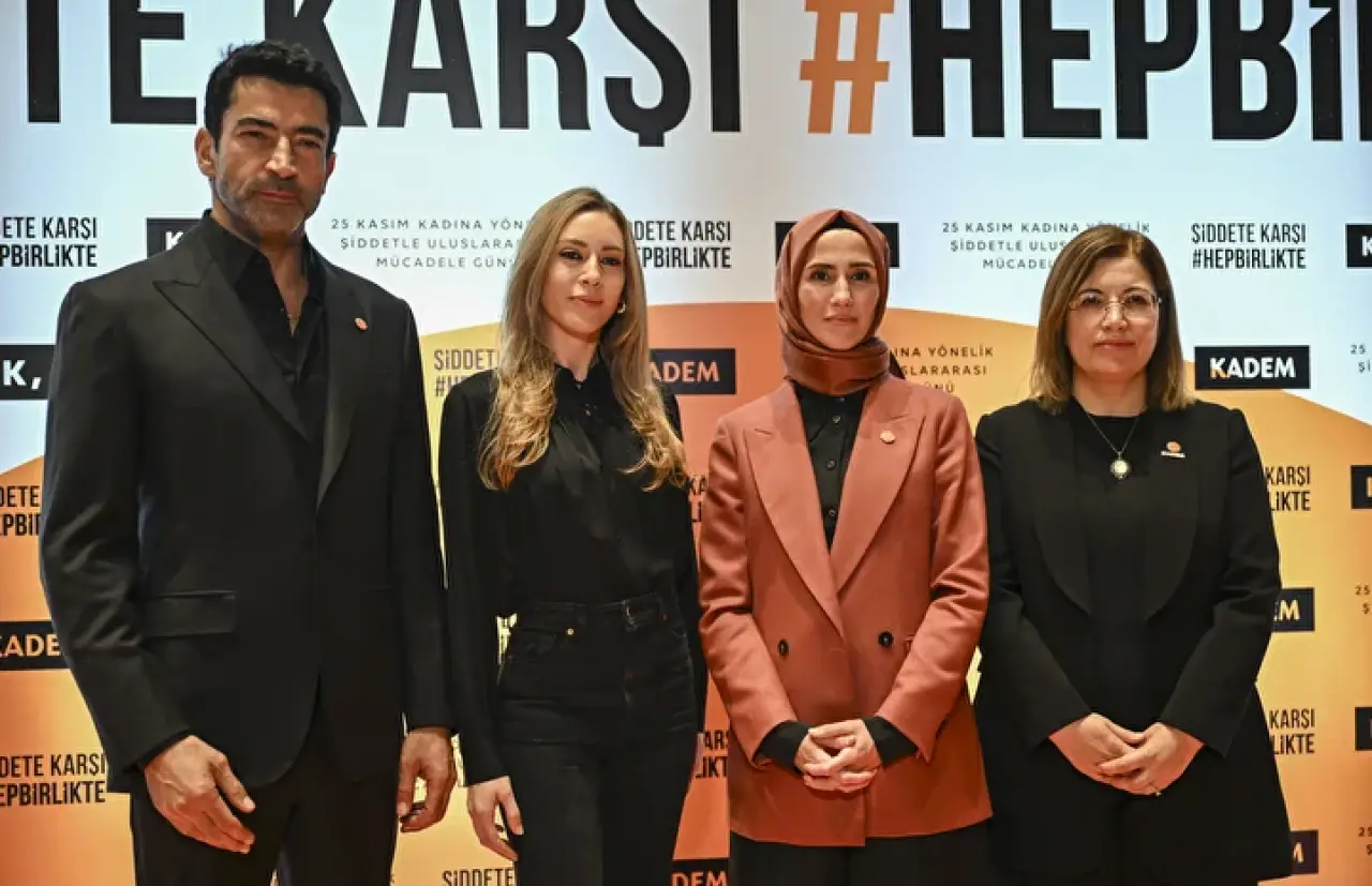 Kenan İmirzalıoğlu’nun kırıldığı o an… Sinem Kobal'ın elini bırakmadı! 2