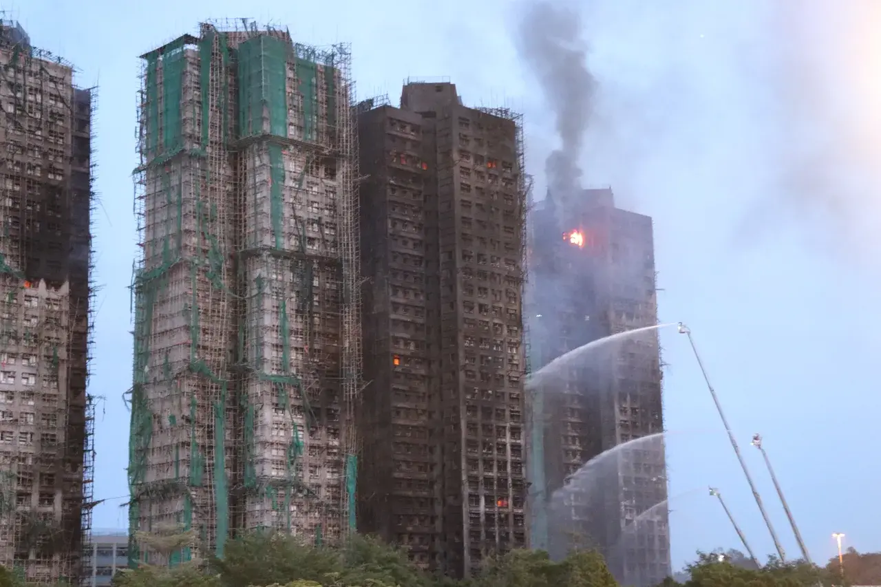 Kent çöktü! Hong Kong’da felaketin bilançosu ağırlaşıyor 2