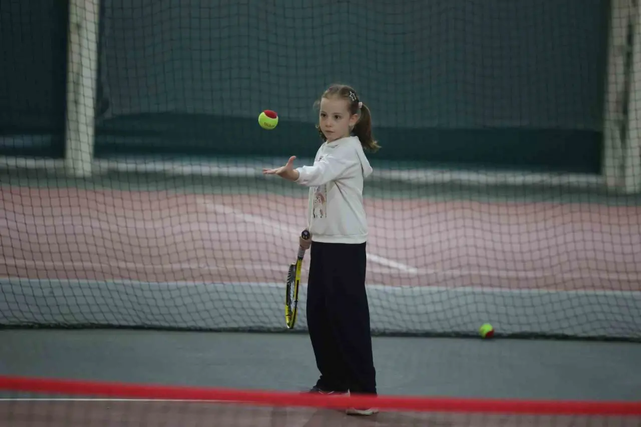 Kış Spor Okulları’nda ikinci dönem coşkusu: Çocuklar sertifikalarını aldı! 3