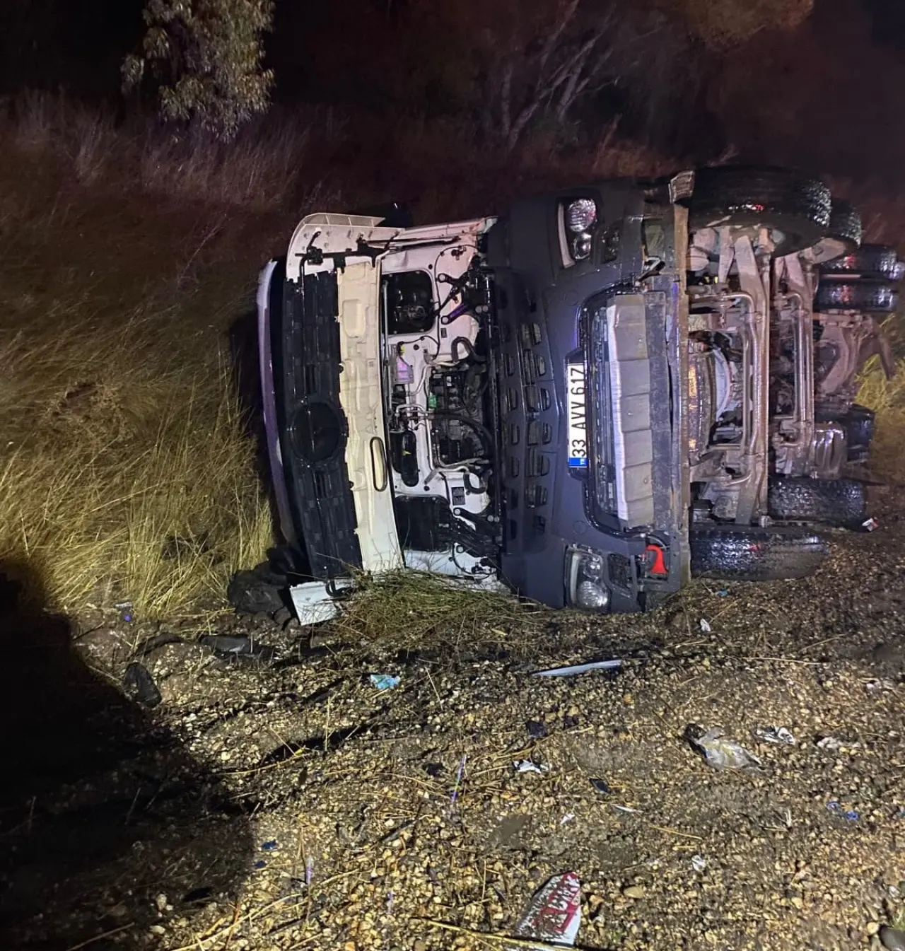 Yol üstü dehşet! Ölümle burun buruna geldiler... 2