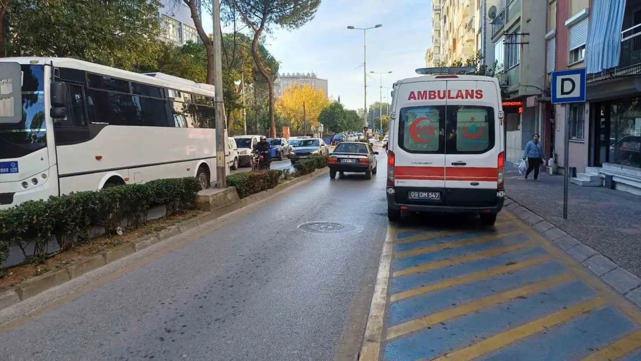 Efeler kavşakta panik yaratan kaza: Ortalık bir anda karıştı! 2