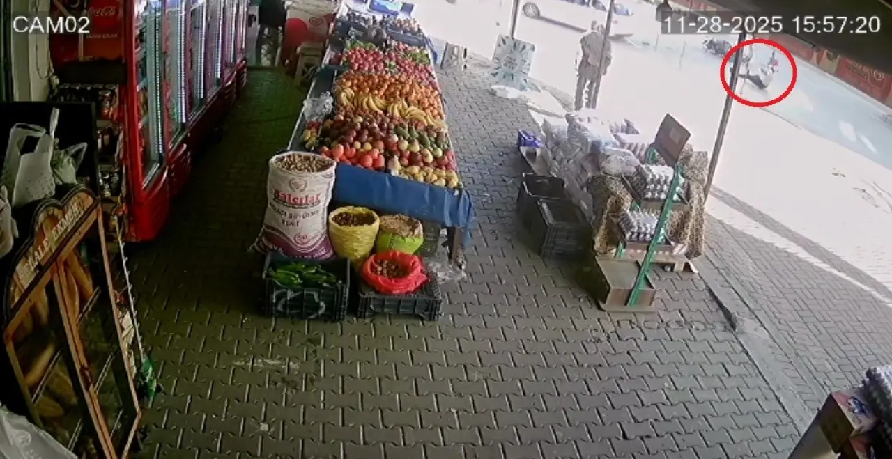 Manavgat’ta film gibi kaza: Motosiklet sürücüsü havada, hemşire müdahalede! 3