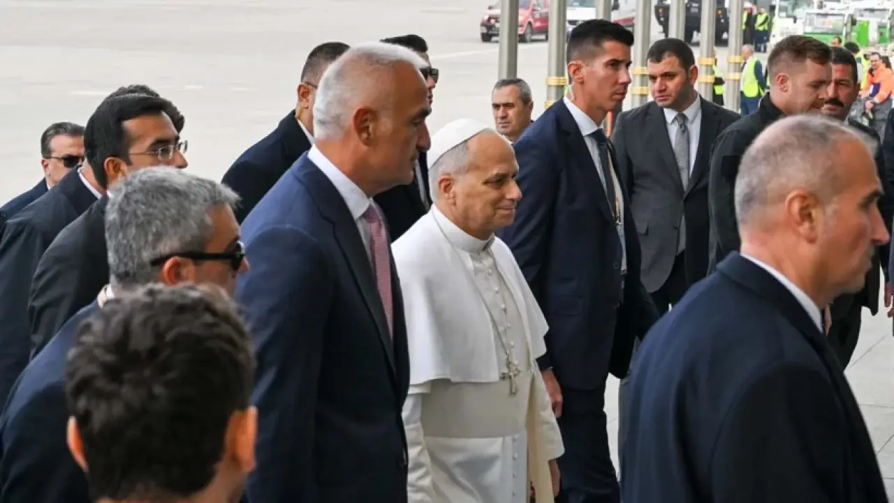 İstanbul temasları: Papa 14. Leo patrikhanede tarihi görüşme yaptı! 2