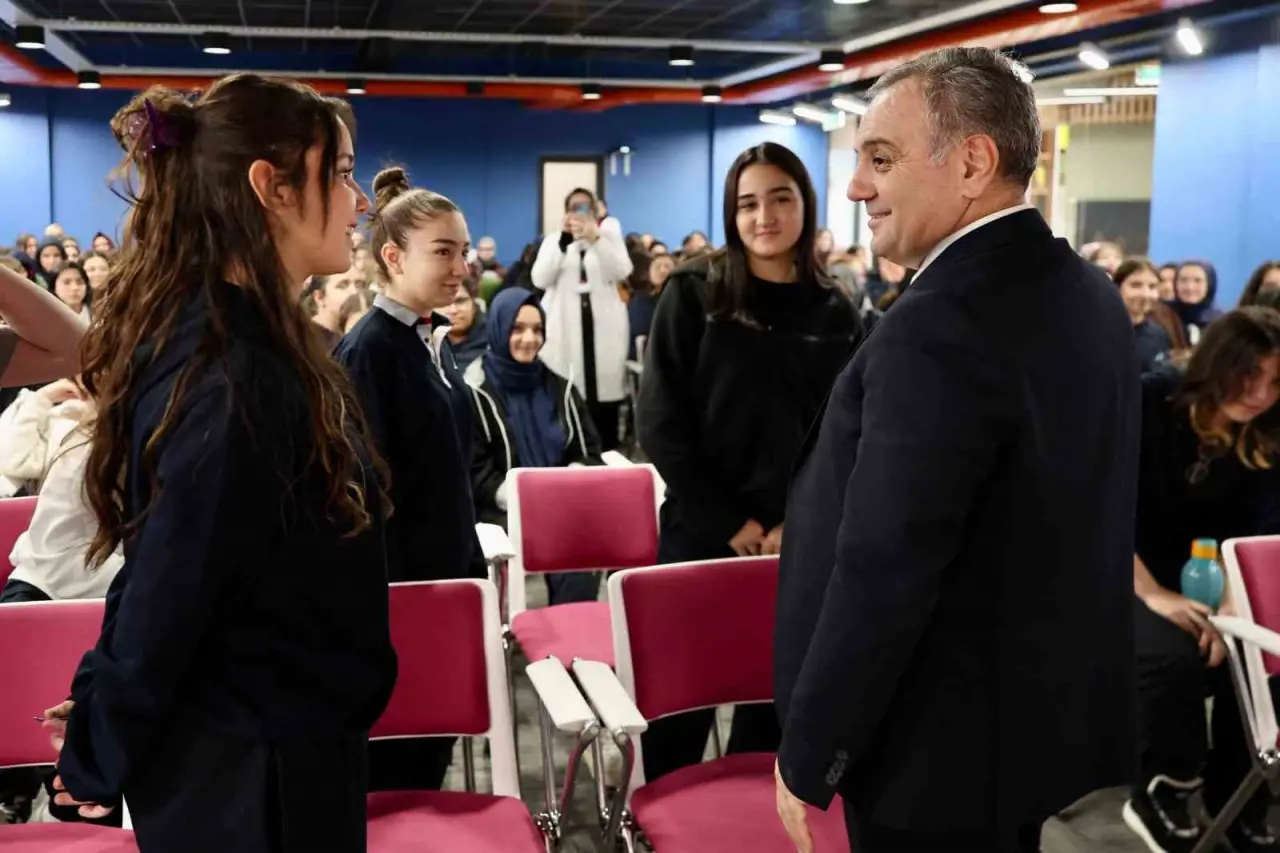 'Kanka Buradayız' buluşması: Rektör Altun’dan gençlere ilham veren mesajlar! 3