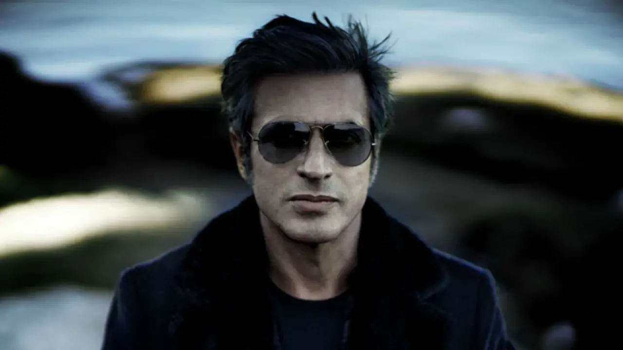 Rock’tan arabeske radikal geçiş... Teoman kendini baştan yaratıyor! 1