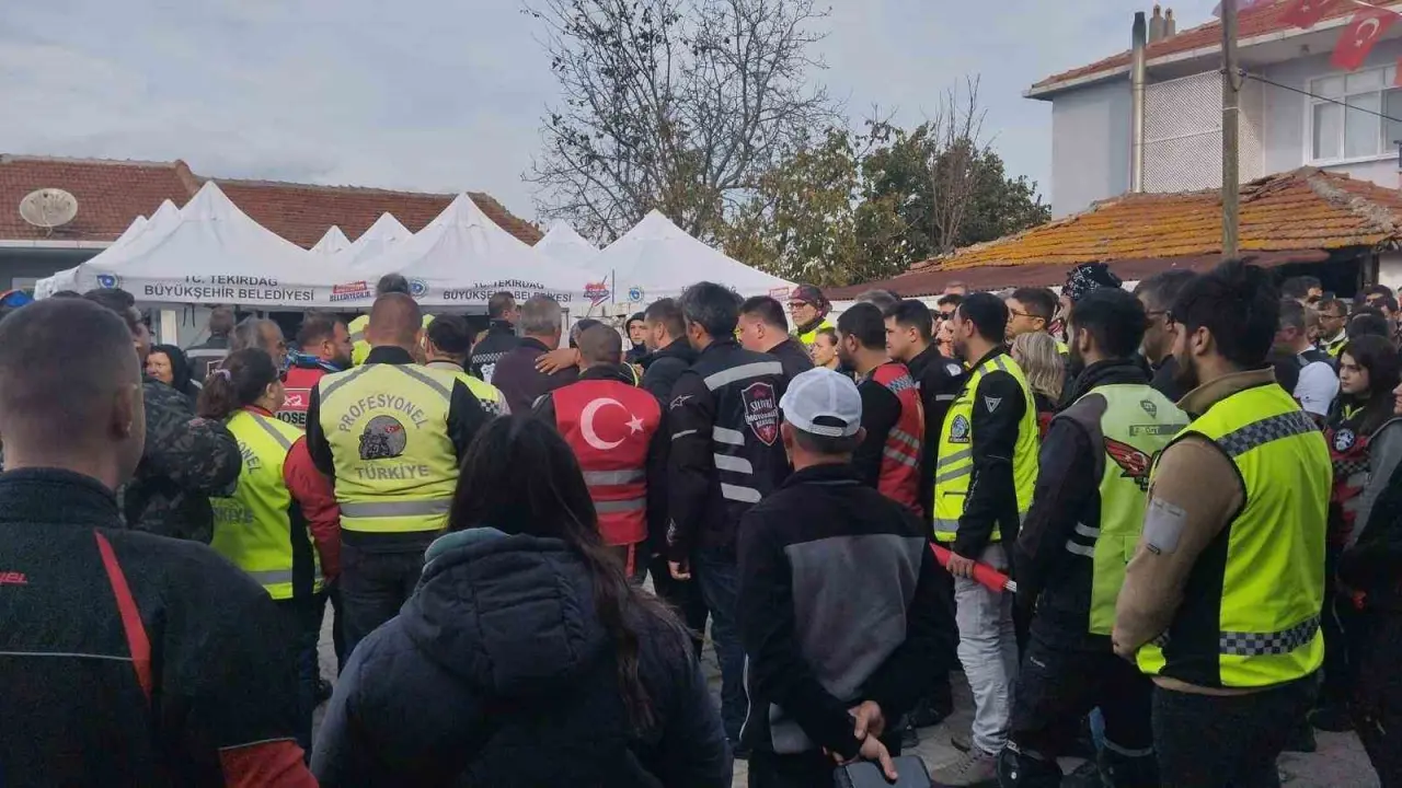 Şehit ocağına taziye: 300 motosikletli İlker Aykut’un ailesinin yanında oldu! 1