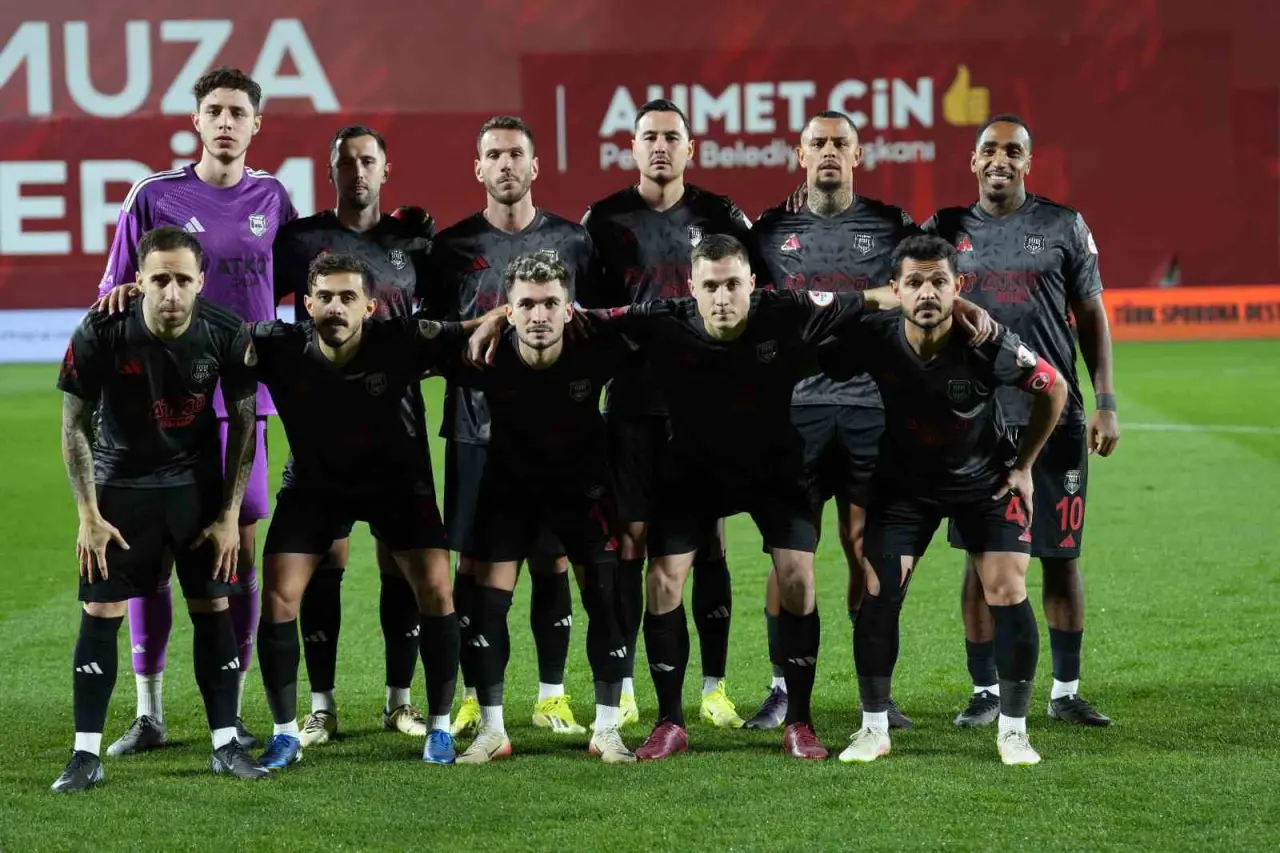 Gergin geçen maçın kaderi bir anda değişti: Pendikspor, maçın son bölümünde fişi çekti! 5