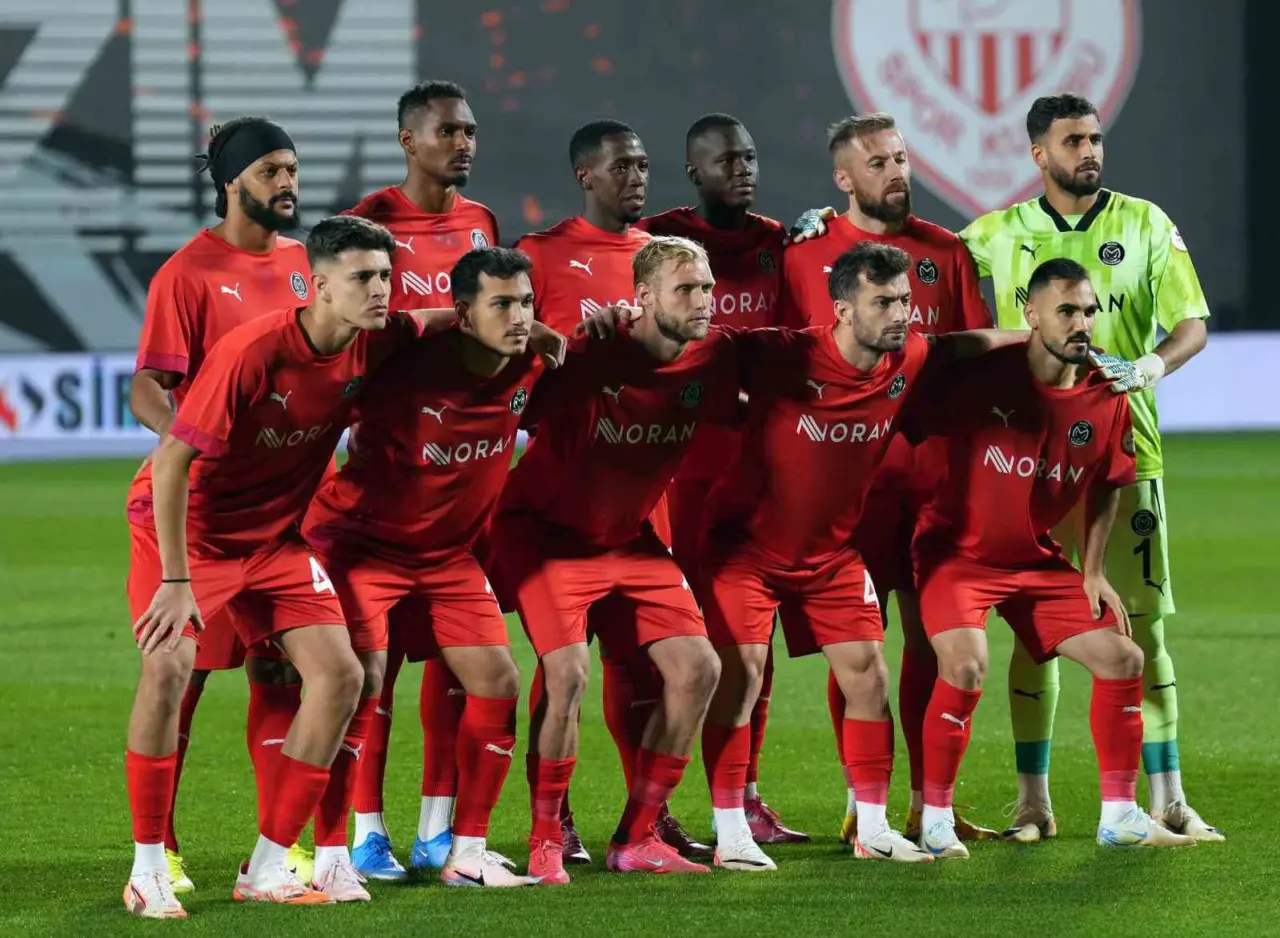 Gergin geçen maçın kaderi bir anda değişti: Pendikspor, maçın son bölümünde fişi çekti! 7