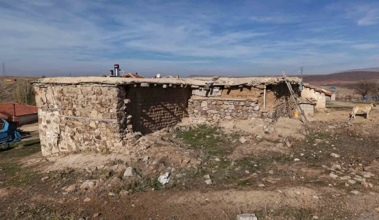 Bir evin duvarlarında asılı kalan çığlıklar: 97 canın sessiz hatırası! 6