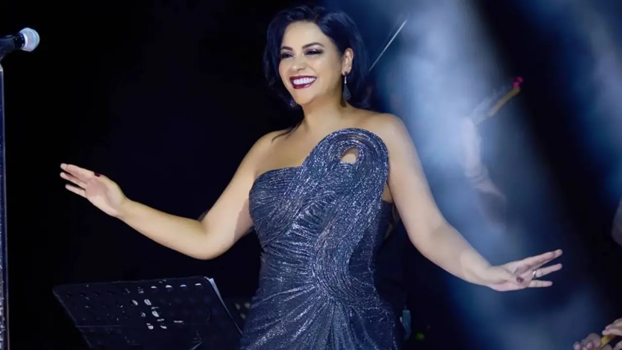 Ünlülerde biyografi yarışı... Şarkıcı Zara ‘Kıvanç Tatlıtuğ’la geliyorum’ diyerek tartışmayı alevlendirdi! 1