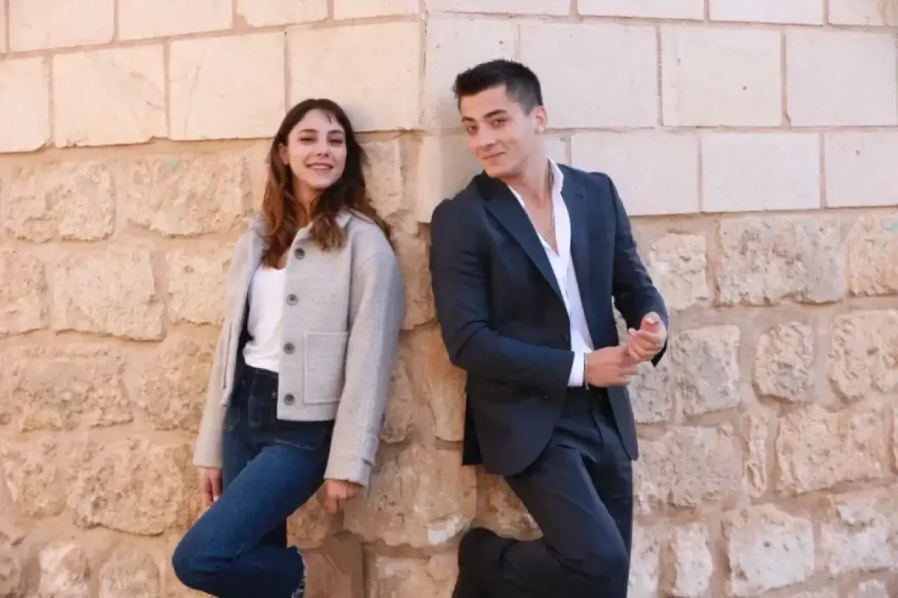 Uzak Şehir’in Kaya ve Zerrin’i birlikte yaşıyorlar iddiası... Atakan Özkaya itiraf etti! 1