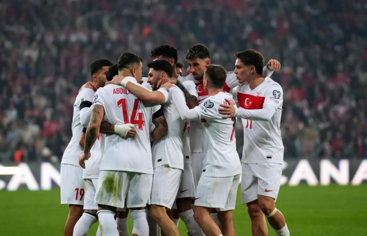 İspanya sınavı öncesi Montella: 'Bir futbolcumuzun kazanamayacağımızı düşünmesi bile beni üzer' 2