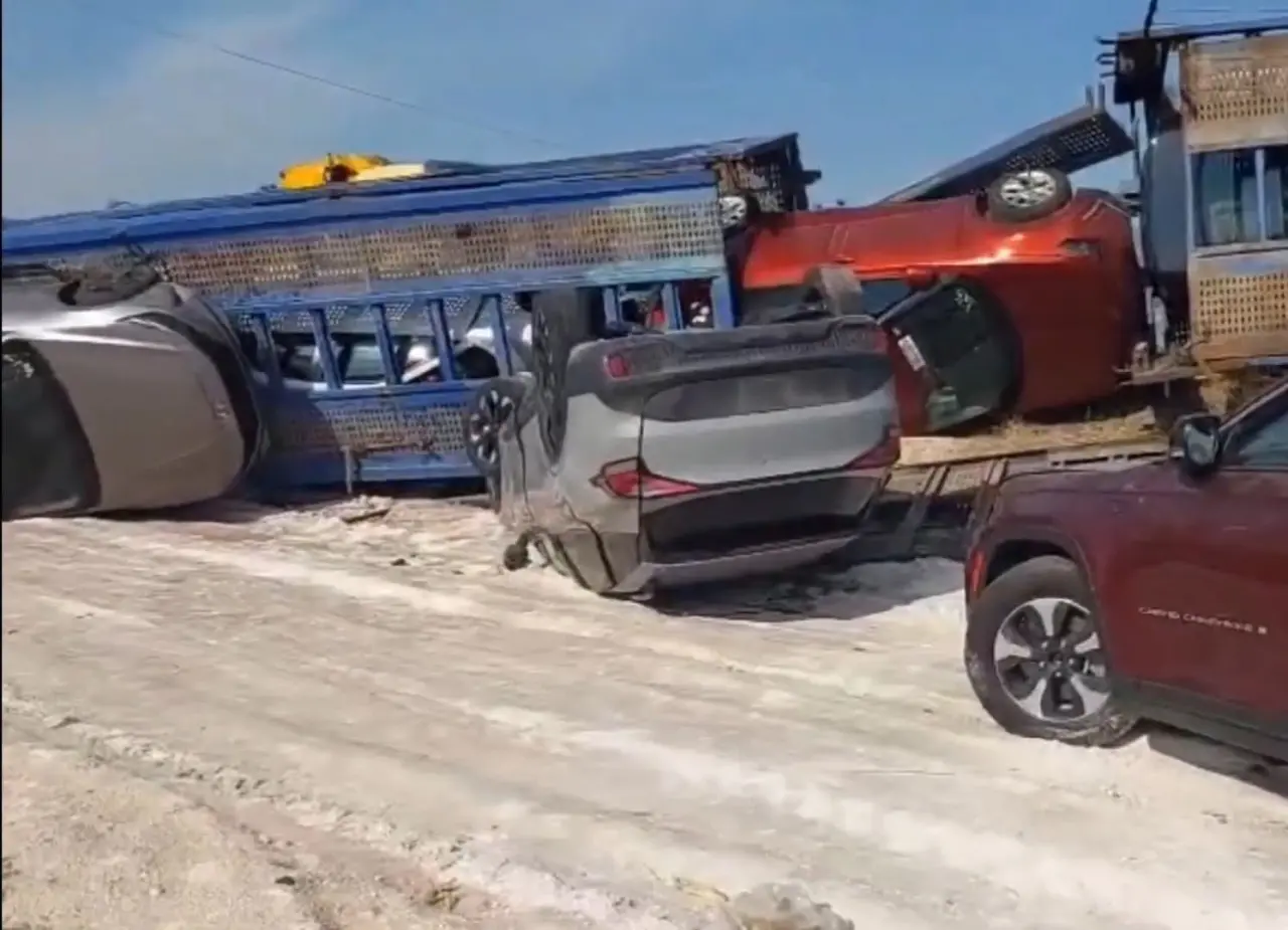 Milyonlar yoldaydı, şarampole uçtu: Şanlıurfa’da lüks araçlar parçalandı! 2