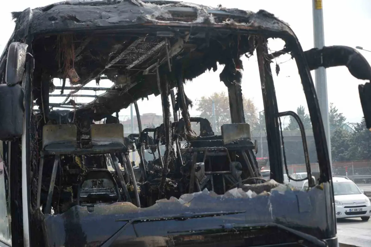 Servisten çıktı, alev topuna döndü: Kocaeli'de yangın faciası... 1