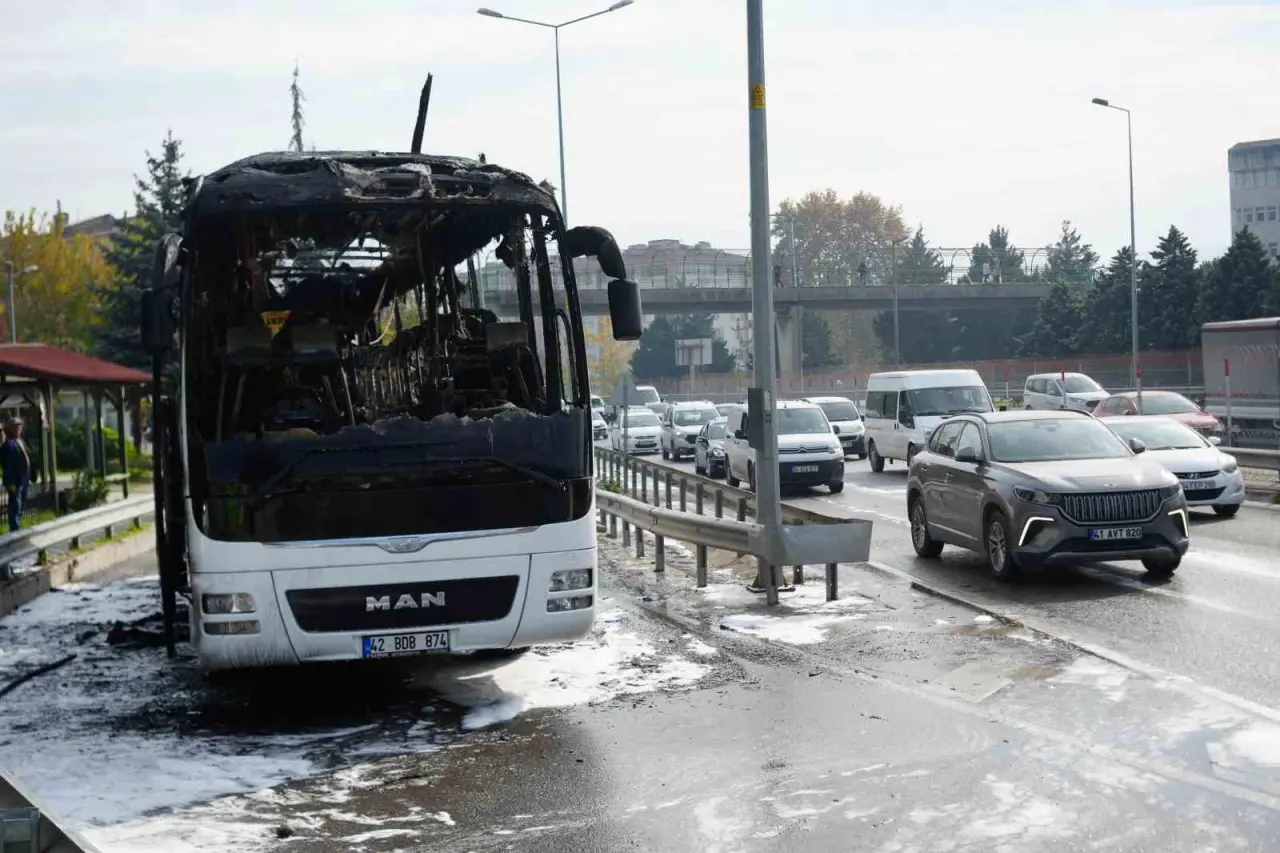 Servisten çıktı, alev topuna döndü: Kocaeli'de yangın faciası... 2