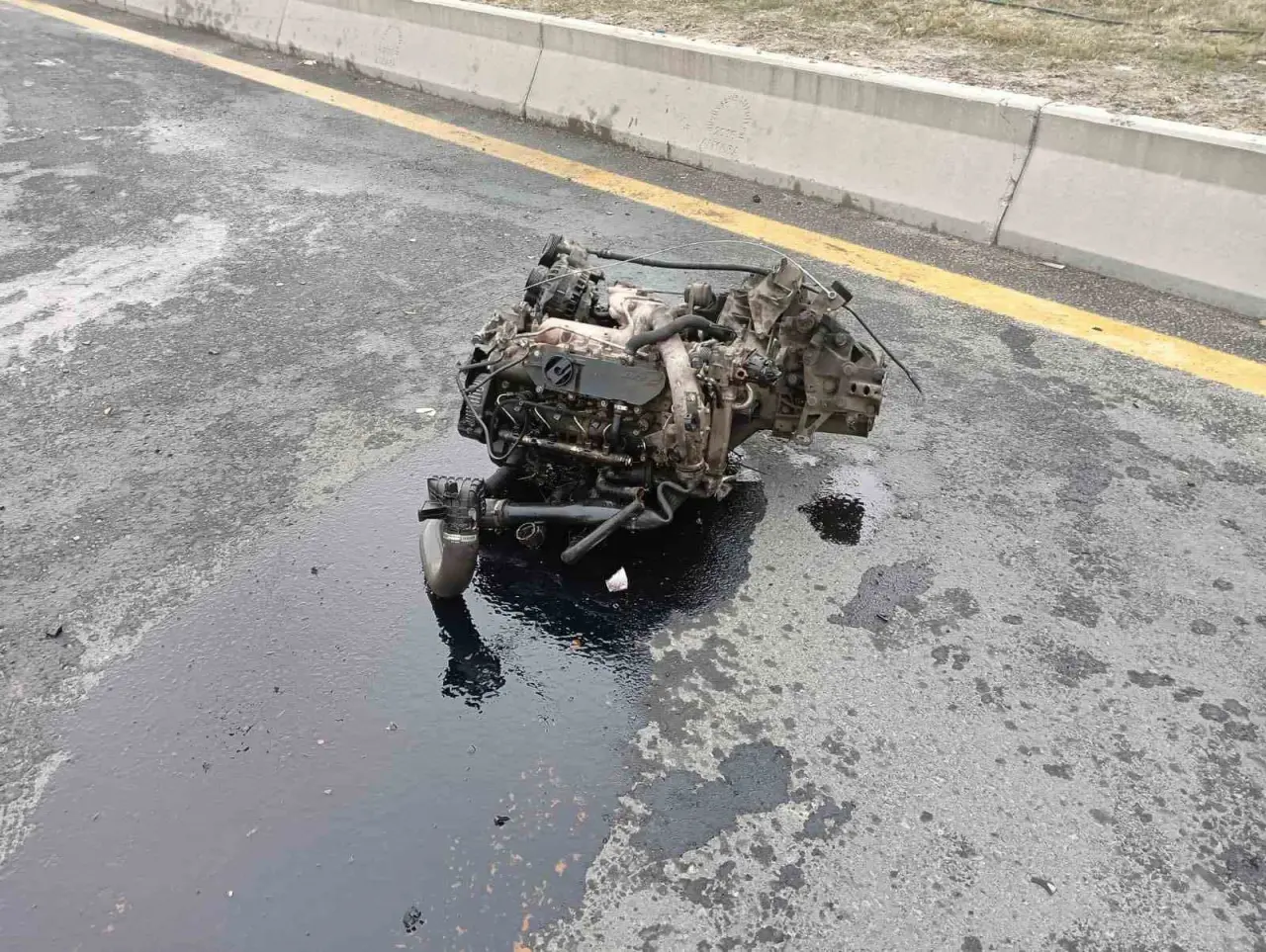 Dakikalar içinde felakete: Mamak'ta trafiği karıştıran çarpışma! 4