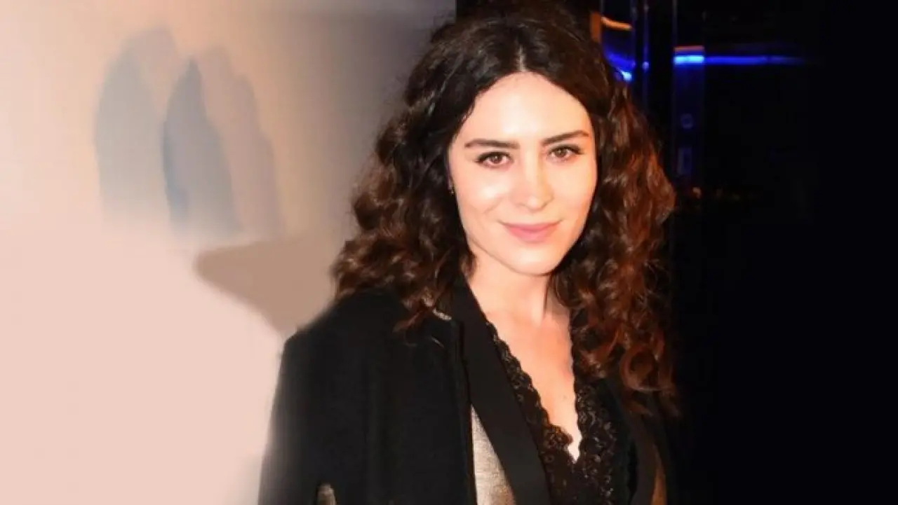 Asena Keskinci ve Evrim Akın gerilimine şok dokunuş... Belçim Bilgin’in cümleleri fitili ateşledi! 4