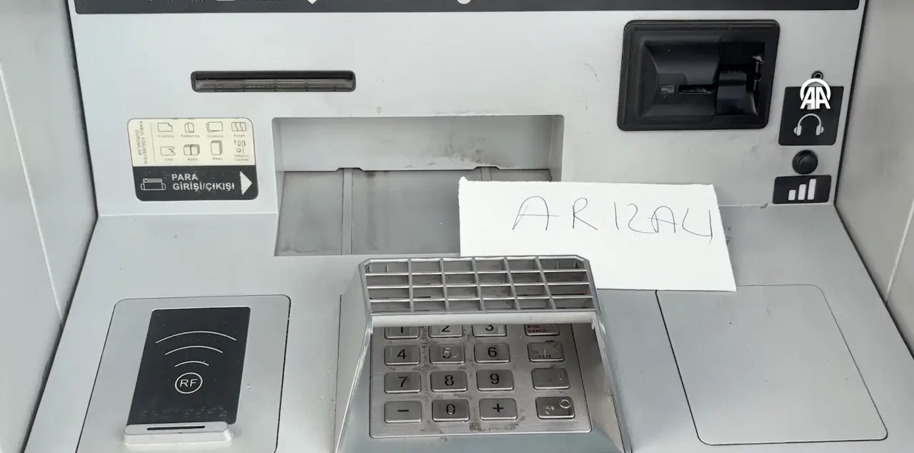 ATM’ye sinirlenince güvenliği bıçakladı... Kart arızası cinayet provasına dönüştü! 1