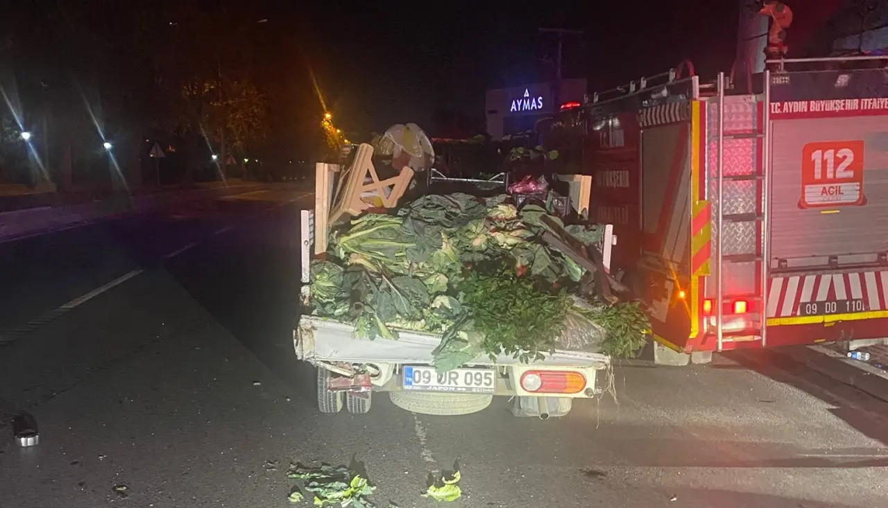 Efeler’de ticari araçlar çarpıştı: Araçlar hurdaya döndü! 4