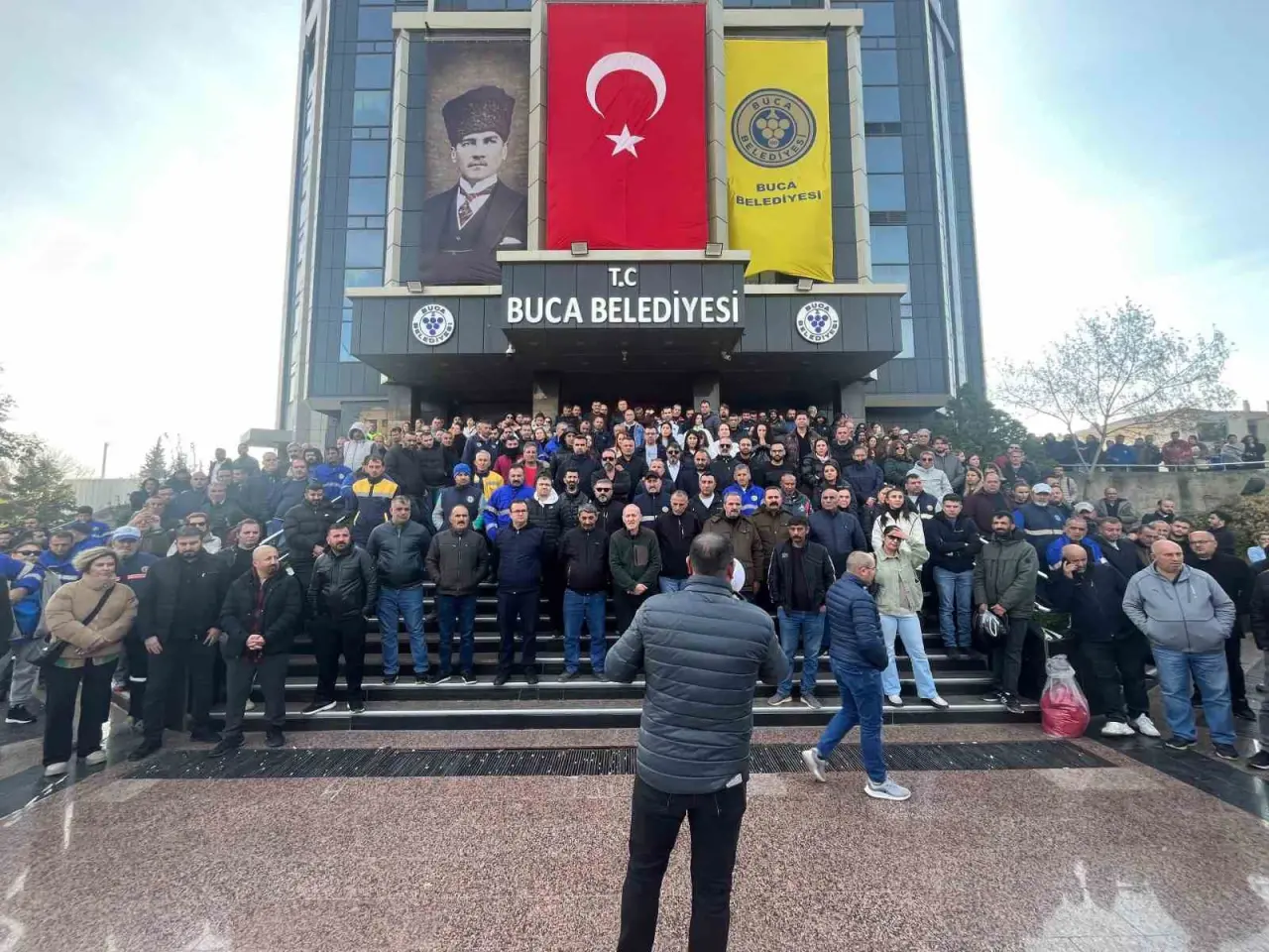 Buca Belediyesi’nde maaş krizi: Yaklaşık 2 bin işçi iş bıraktı! 2