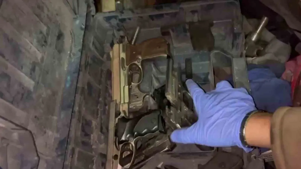 Yıldırım’da kaçak silah operasyonu: Atölye baskınında cephanelik çıktı! 3