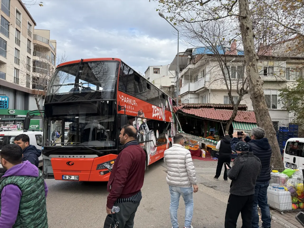 Bursa'da yokuşu gören otobüs şahlandı, manava daldı! 3