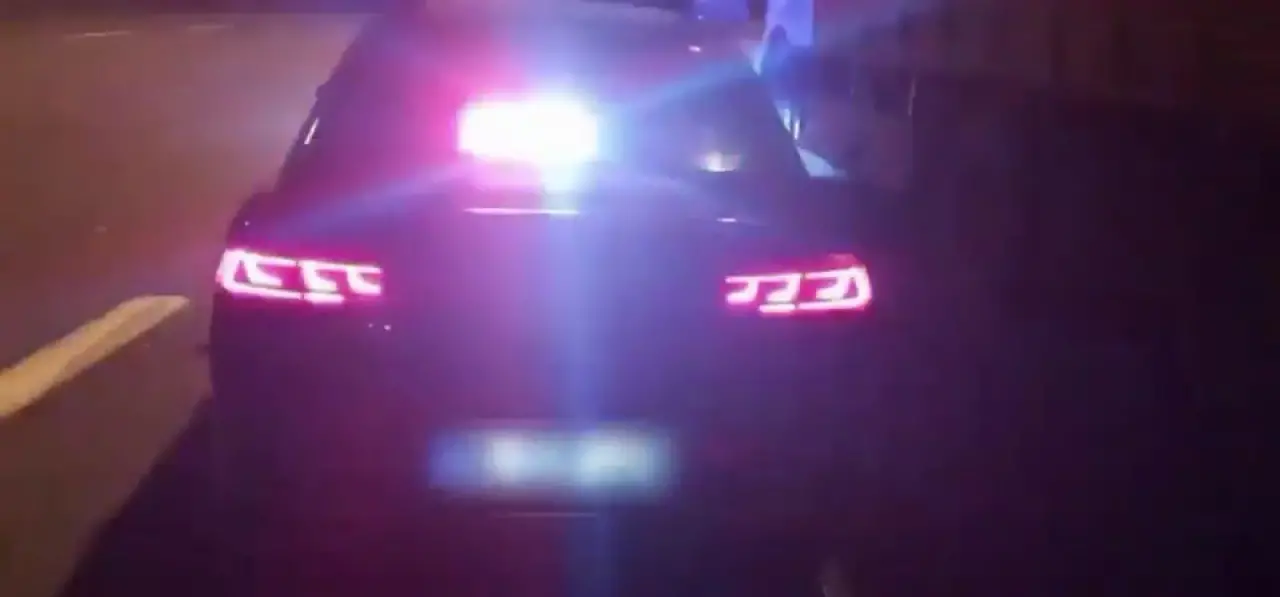 Çakarlı araç kontrolden kaçamadı: Bursa jandarması trafikten men etti! 2