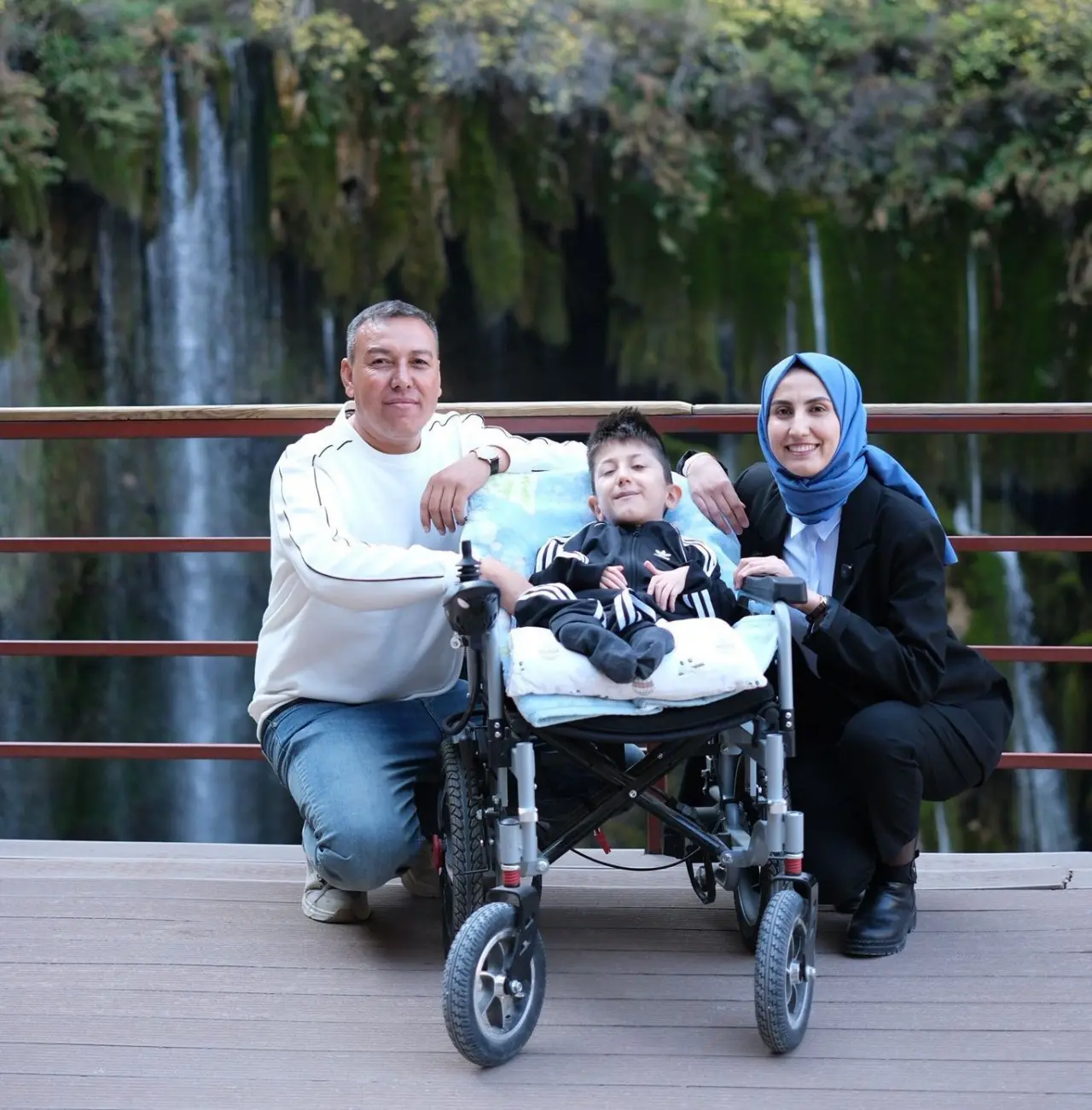 Cam kemik hastası Kerim’in yerköprü şelalesi hayali gerçek oldu! 2